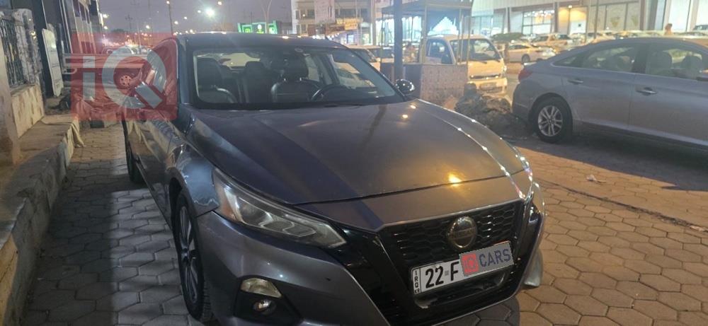 نيسان ألتيما